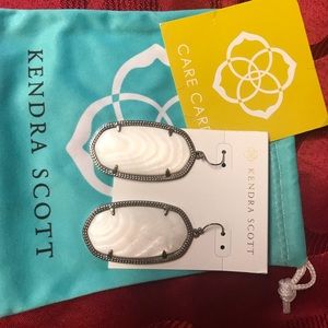 Kendra Scott Jewelry - Authentic Kendra Scott Danielle Earrings Kendra Scott Jewelry - Authentic Kendra Scott Danielle Earrings